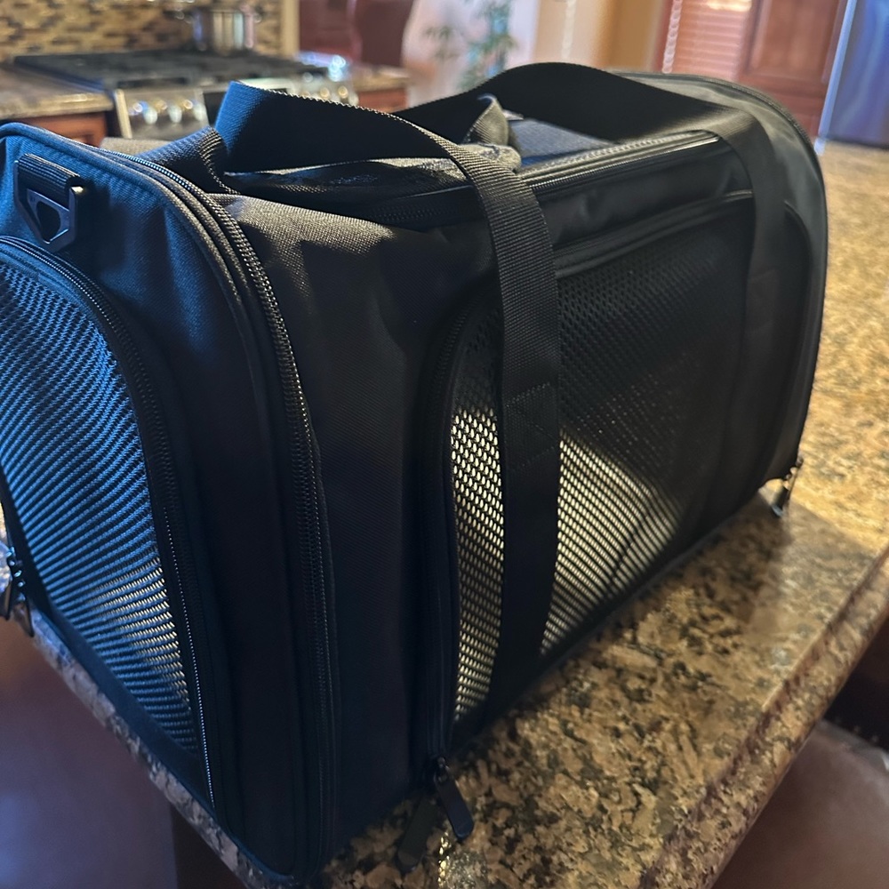 Brand New PET CARRIER